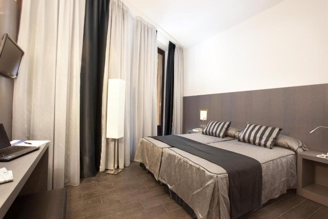 Dalia Ramblas Barcelona Exterior foto